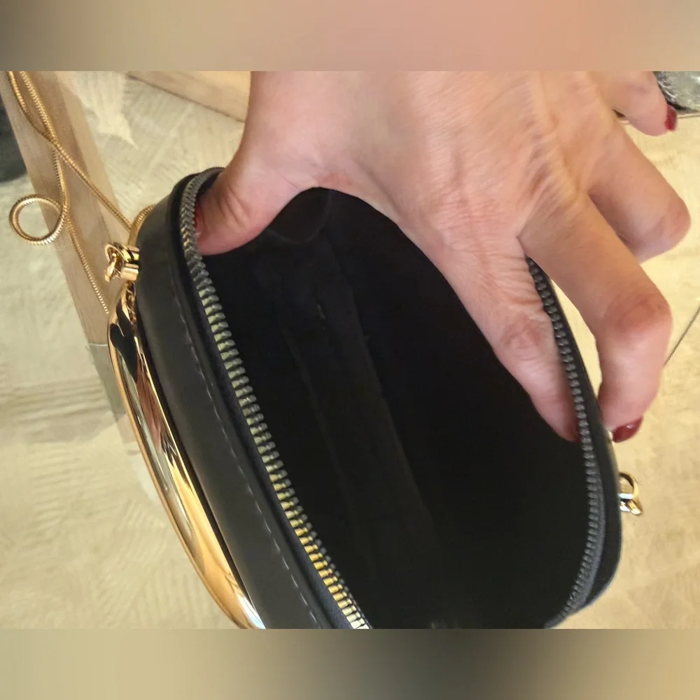 Chic Black and Gold Crossbody Bag - Picture 3 of 4